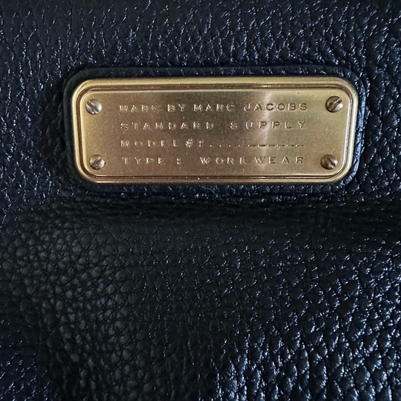 Marc By Marc Jacobs Black and Gold Crossbody Bag - Picture 2 of 4